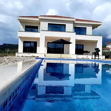 Rose Villa